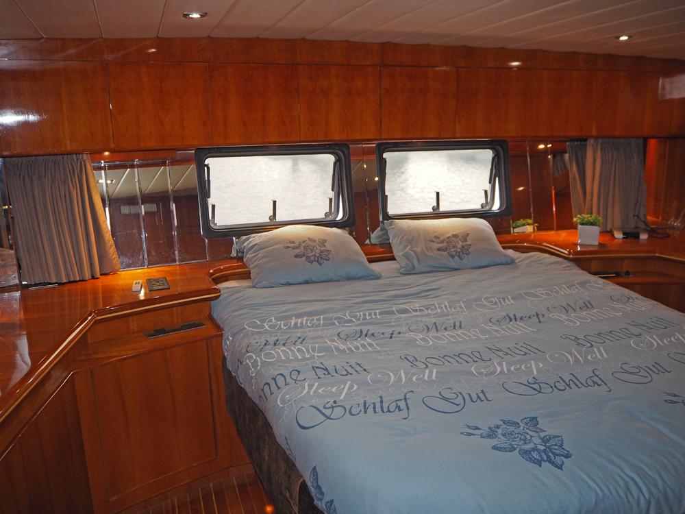 Aft cabin, Accommodation